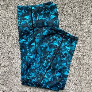 Kiava Geometric Capri Leggings